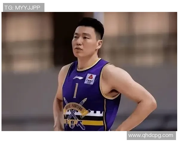 李根：从篮球场上的拼搏者到生活中的坚韧者的成长之路