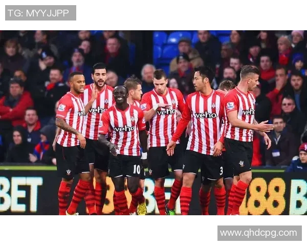 皇马与曼联历史交锋回顾两队巅峰对决的精彩瞬间与战绩分析