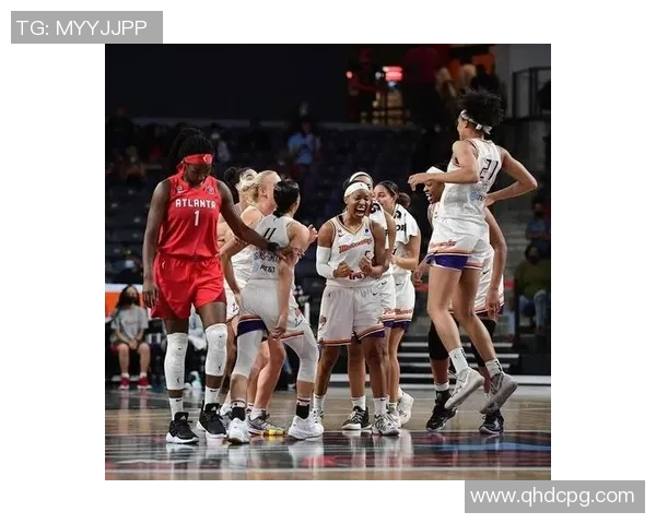 美国女篮自由队与水星队激战正酣谁能在季后赛中笑到最后