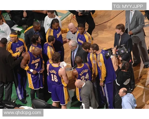 雷霆队与太阳队激战正酣球迷期待精彩对决与绝妙表现